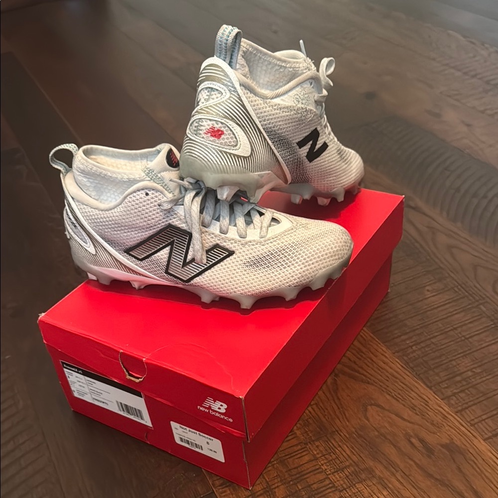 New Blanace FreezeLX v5 cletes